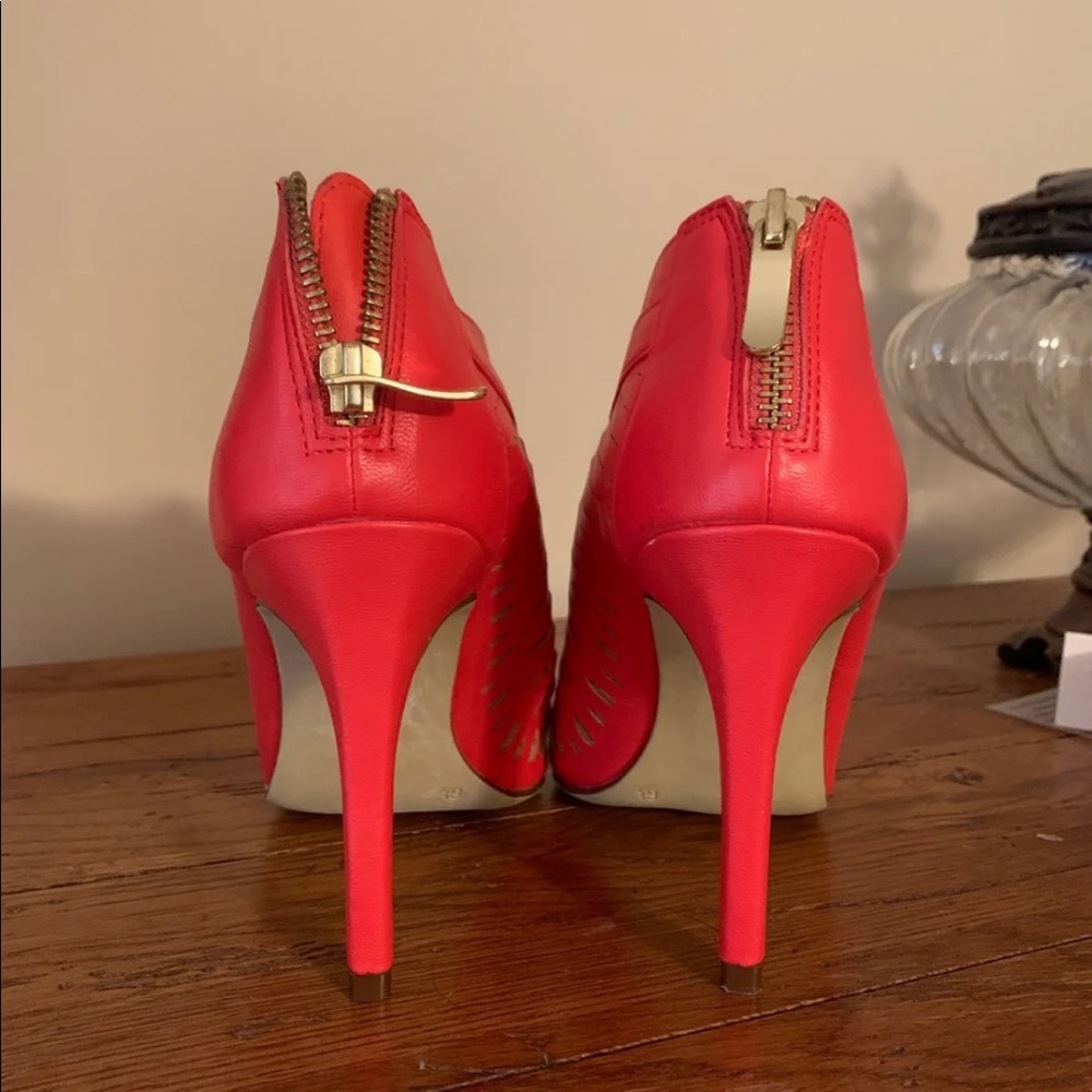 High heels - Picture 2 of 3